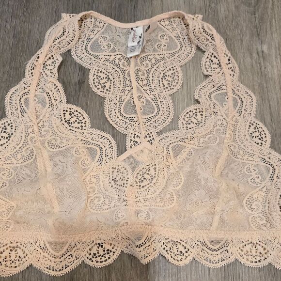 Wishlist Crossback Lace Bralette - Picture 4 of 6